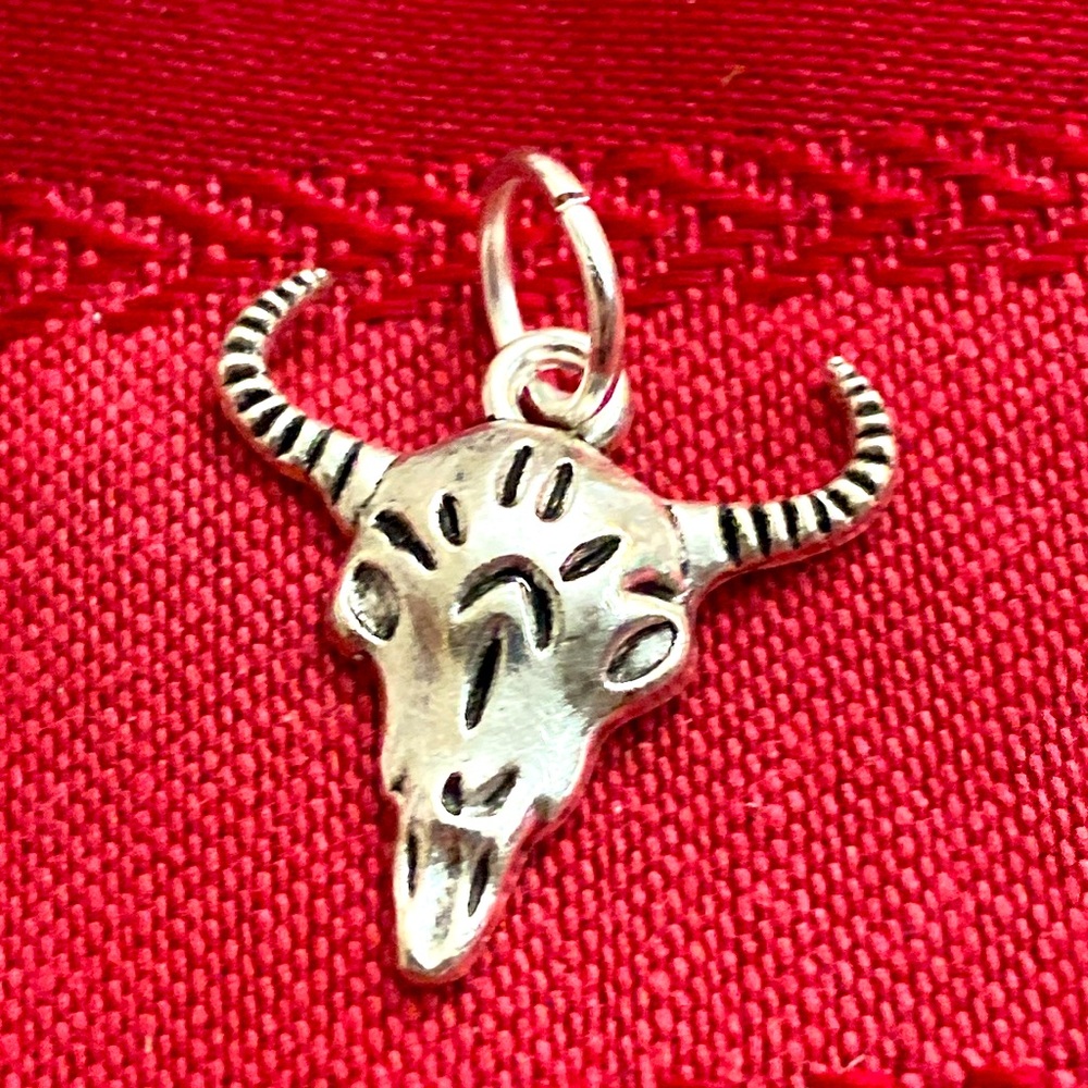 5/$10❤️❤️❤️NEW TIBETAN SILVER STEER CHARM PENDANT